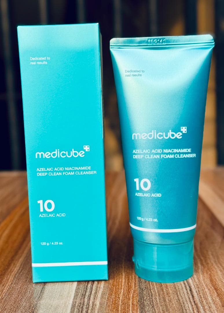 Medicube Azelaic Acid Niacinamide Deep Clean Foam Cleanser