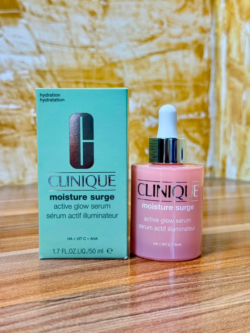Clinique Moisture Surge Serum . 50ml
